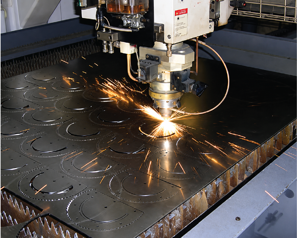 CNC laser cutting machine cutting metal sheet with high precision